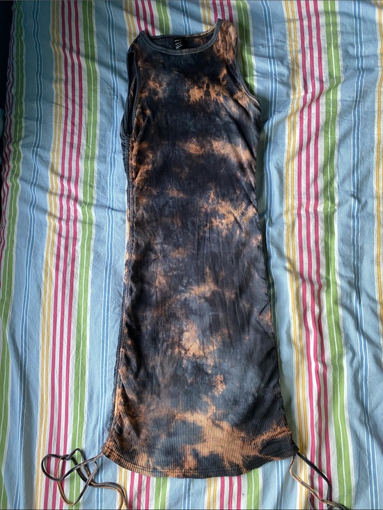 SHEIN Dresses & Skirts - SHEIN Black and Tan Tie-Dye Ribbed Midi Dress